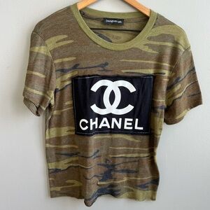 Designer-Ish Camo Black White Patch Tee Shirt Upcycled Boutique Top Size Medium